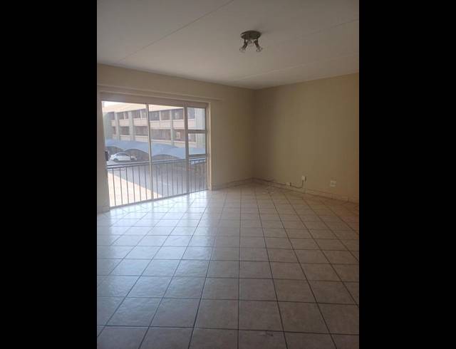 2 BEDROOM PROPERTY TO RENT IN ROOIHUISKRAAL NORTH